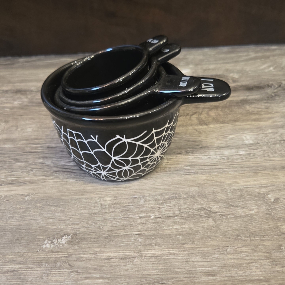 Black Spiderweb Measuring Cups